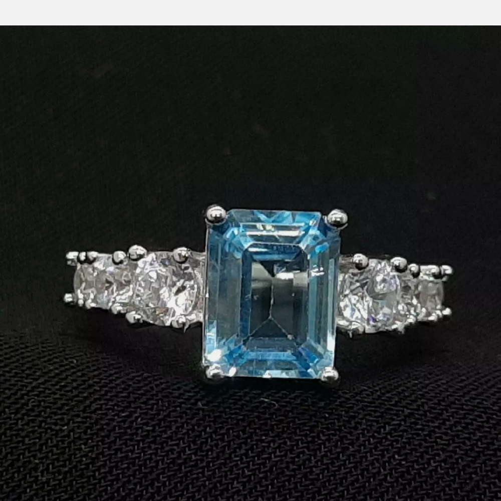 Blue topaz ring